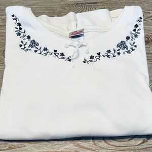 Vintage Disney Store Embroidered Women’s Sz 2XL